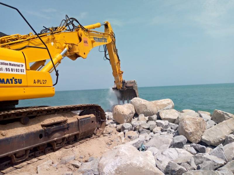 Réparation de l'épi d'arrêt de sable au Port Autonome de Cotonou - 2023