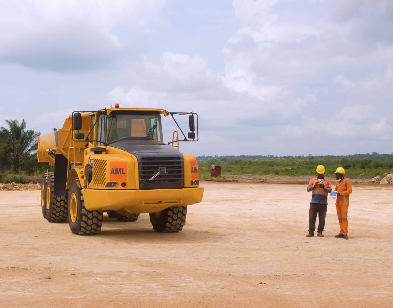 Location de tombereau rigide pour le transport de minerais au Bénin