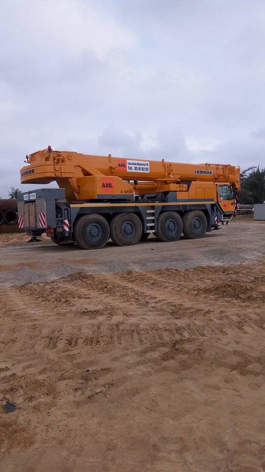Louer une grue de levage pour votre chantier au Bénin et les pays limitrophes