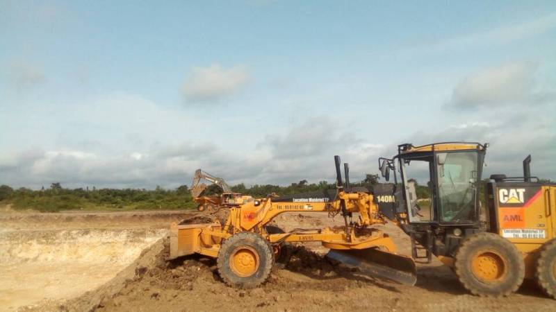 Location de machine niveleuse 140M Caterpillar au Bénin