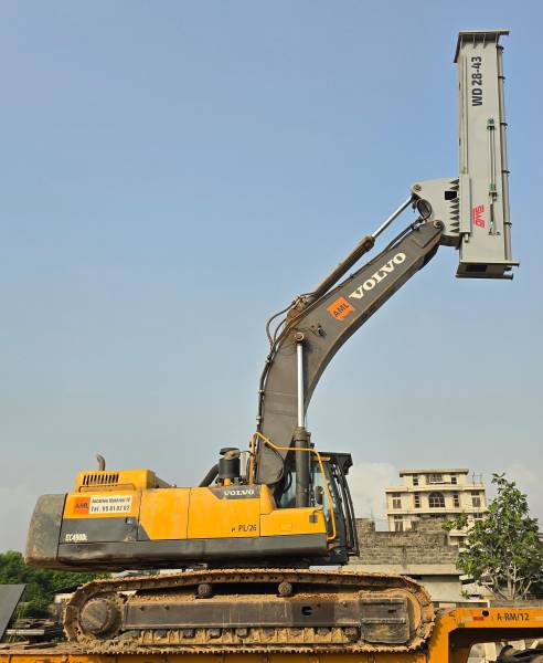 Pelle volvo EC480 avec vibrofonceur 