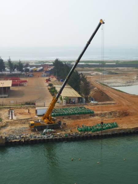 Louer une grue de levage pour votre chantier au Bénin et les pays limitrophes