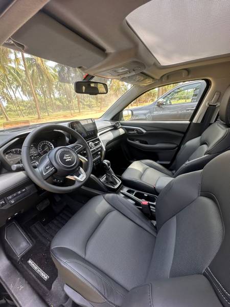 SUZUKI GRAND VITARA 2023 disponible à la location au Bénin