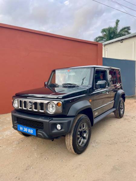 Suzuki Jilmny dispo à la location au Bénin