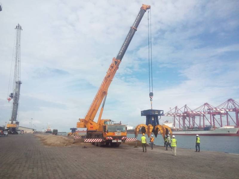 Louer une grue de levage pour votre chantier au Bénin et les pays limitrophes