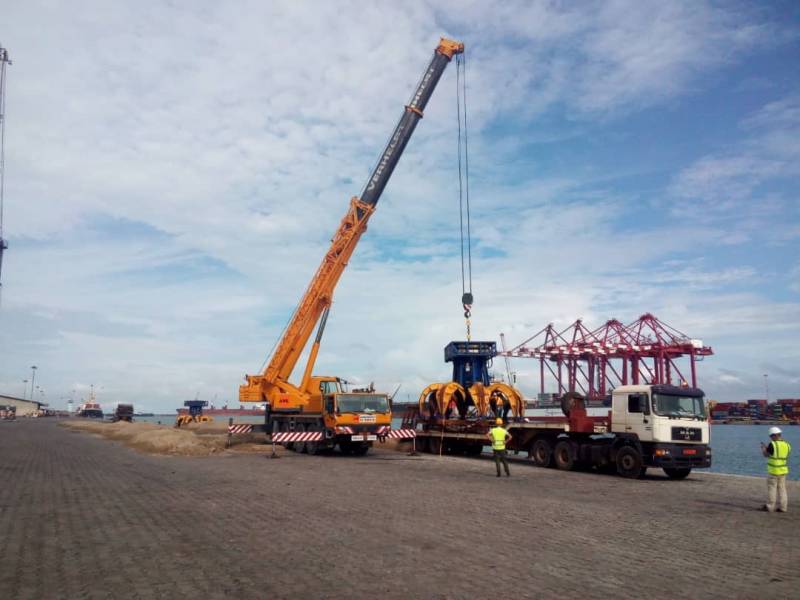 Louer une grue de levage pour votre chantier au Bénin et les pays limitrophes